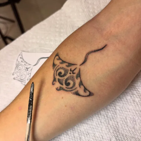 Real community tattoo placement: Armand - manta