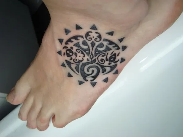 Real community tattoo placement: Claudia - Mantas sun