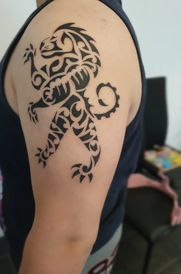 Real community tattoo placement: Flo - Rampant lion