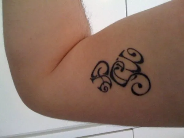 Real community tattoo placement: Giovanni - M+S & G+A hearts