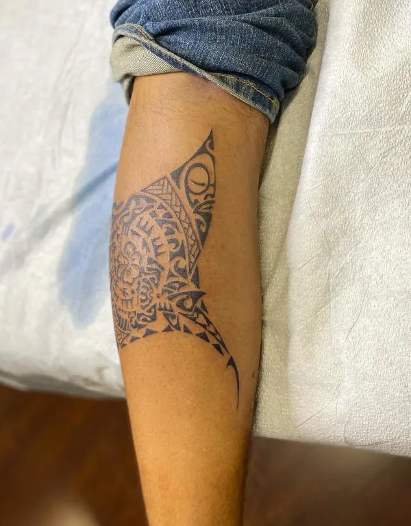 Real community tattoo placement: Kavishti - Manta ray