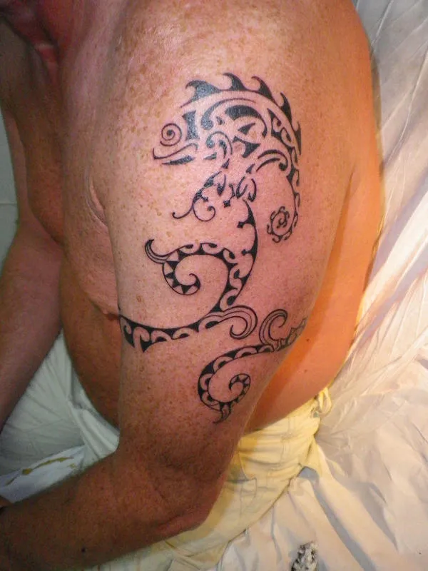 Real community tattoo placement: LadyLine - Taurangi