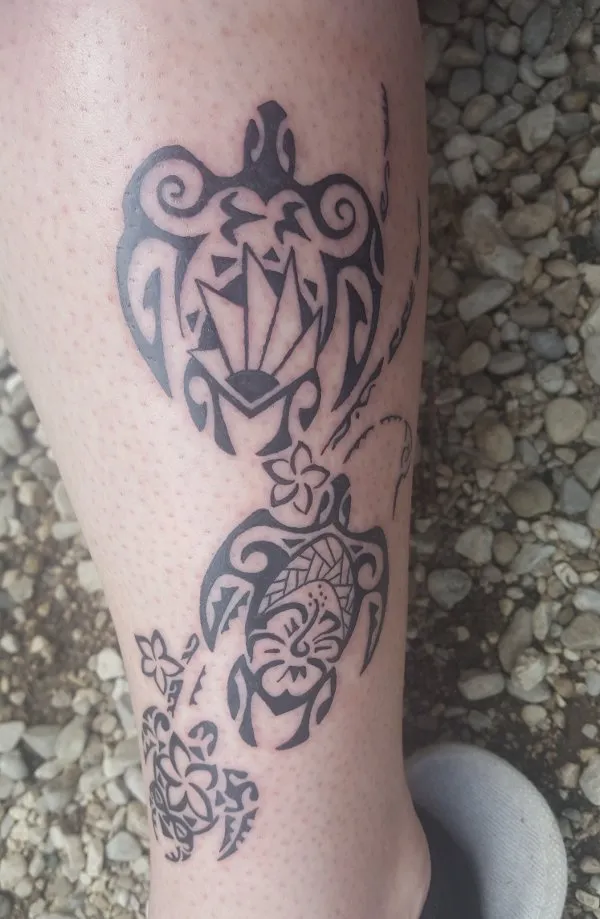 Real community tattoo placement: Maddalena - Family turtles