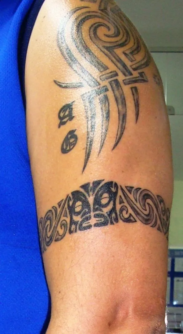 Real community tattoo placement: Sandro - Maori style armband