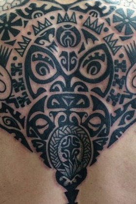 Andy back manta tattoo detail