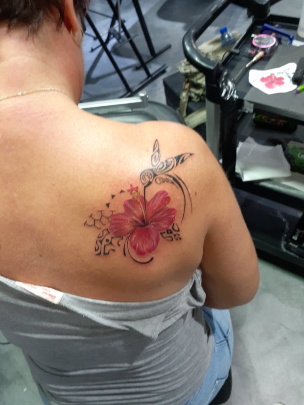 Michaela - Hummingbird & hibiscus