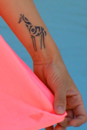 Millie Campaña - Giraffe detail
