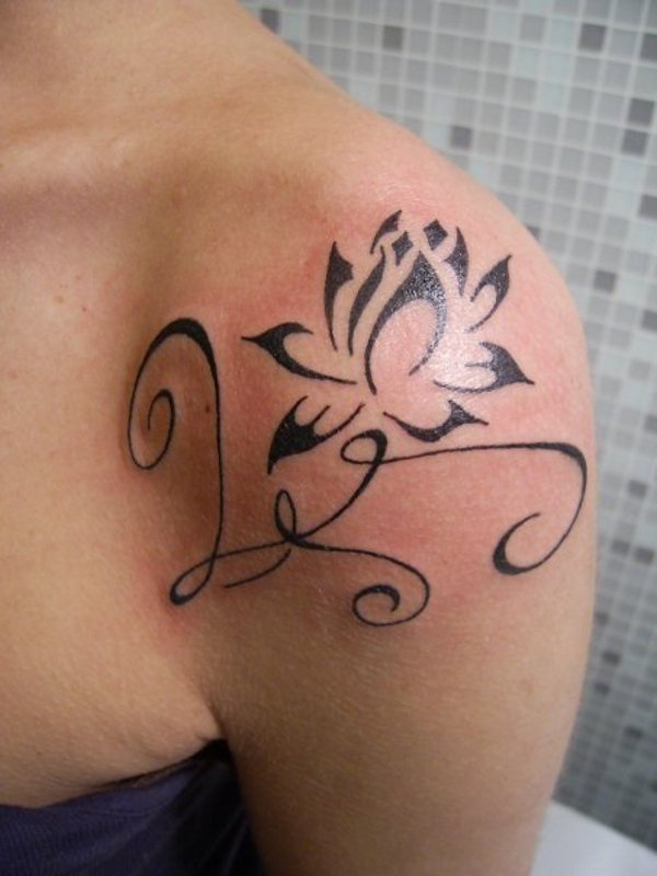 Monica - V+F lotus flower