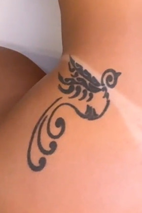 Paloma Fernandes swallow closeup