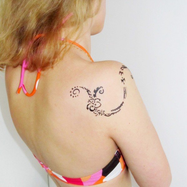 Puiaki Polynesian feminine tattoo on shoulder: inked placement real user tattoo photo