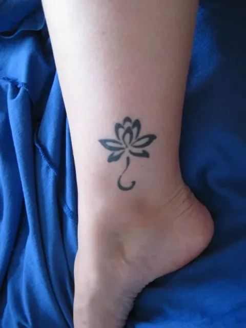 Anna - Lotus flower
